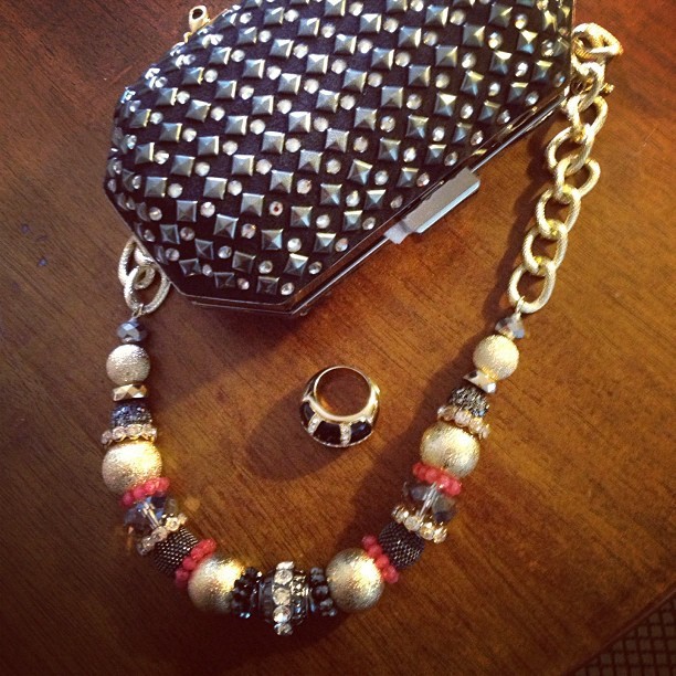 My accessories for tonight's #fashionshow in #newportbeach #setsailinstyle @fdg_events #accessories