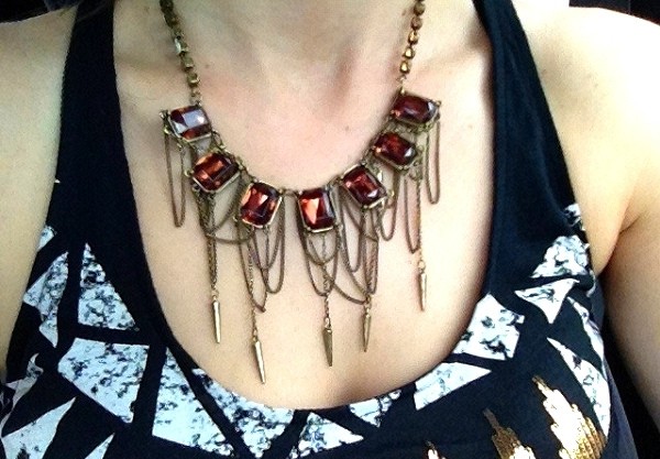 Graphic necklace