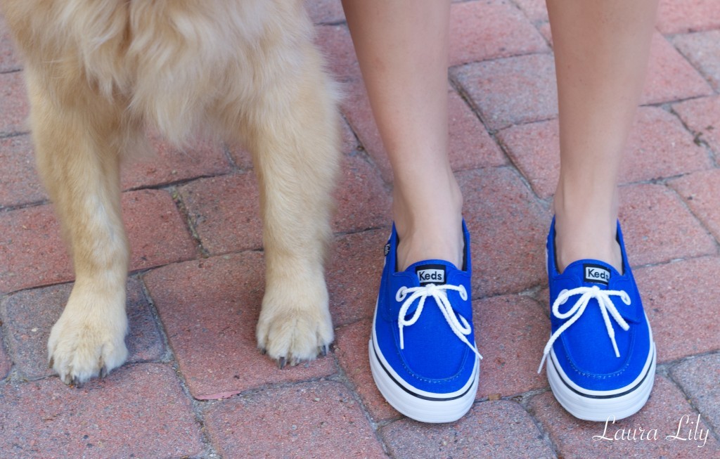 Lily & Keds,laura lily fashion blog, laura yazdi, blue neon keds, lily golden retriever, casual weekend style, los angeles fashion blogger, 
