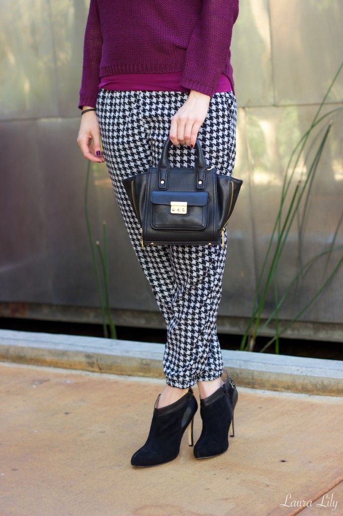 Sweater Weather 81 (1),Sweater Weather, LA Fashion BLogger Laura Lily, budget style blog. great fall fashion ideas, how to wear a bulky sweater, houndstooth pants, the best black ankle booties, Just Fab Margeaux ankle booties, 3.1 Phillip Lim for Target Mini Satchel,  