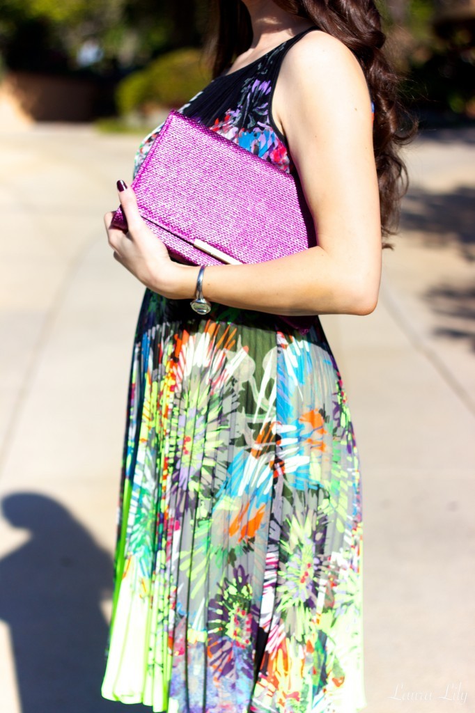 Neon floral BCBGMAXAZRIA Sahara dress, LA Fashion Blogger Laura Lily, what to wear to brunch, cute brunch outfits, Spirit Awards brunch, pink cap toe heels, pink clutch , affordable fashion blog, 