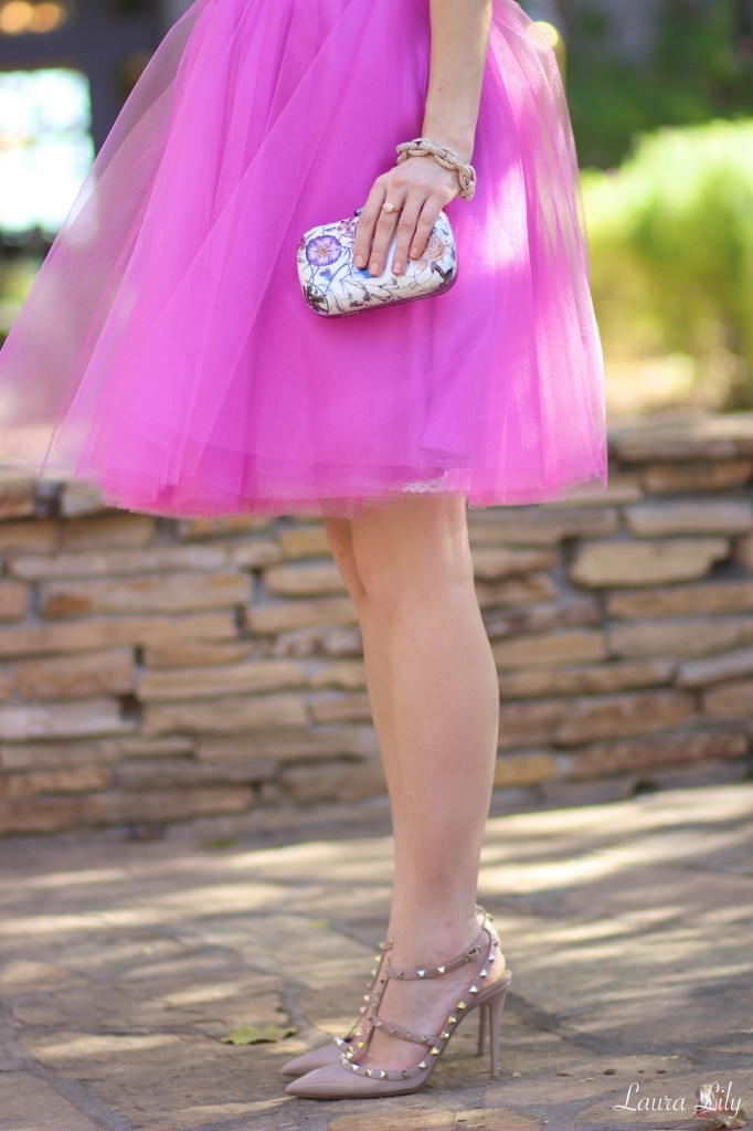 LA Fashion Blogger Laura Lily, Radiant Orchid Tulle skirt Space 46 Boutique, blush Valentino Rockstud heels, Shoplately floral box clutch, LA Personal Stylist, How to wear a tulle skirt, pave link bracelet, 