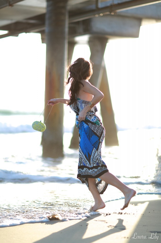 Pier  120,Under the Pier, Swell tribal print maxi dress, LA Fashion Blogger Laura Lily, Personal Stylists in Los Angeles, Tony Oberstar Photography,gold Gemini necklace AV Max accessories, gold palm tree necklace Emitations, Zero UV sunglasses, what to pack for Hawaii, 