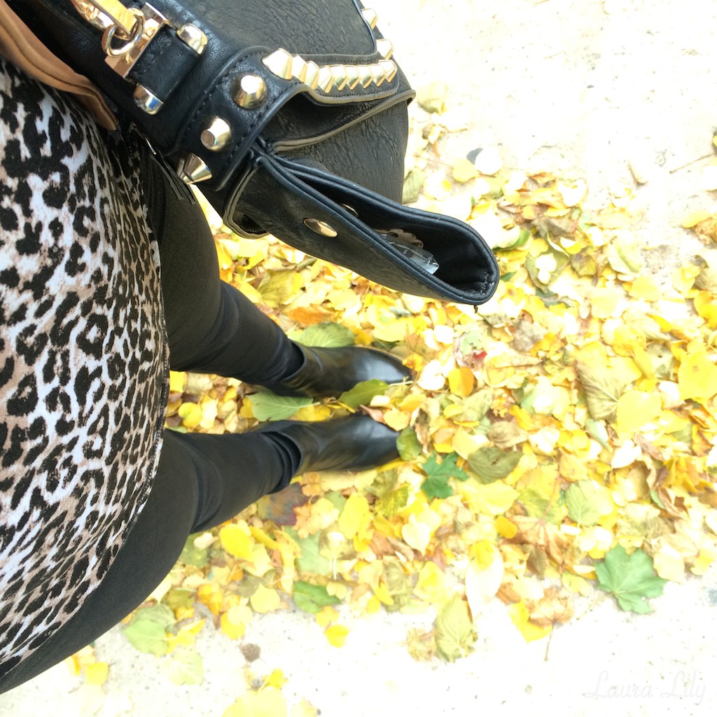 Chicago Diary- Day 1, Los Angeles Fashion Blogger laura Lily, cute fall outfits, tan Express leather jacket, Sam Edealman Jodie boots back leather, black leather pull-on boots, best short boots for fall, chicago travel, fall style, fall fashion, Koral waxed black denim, 