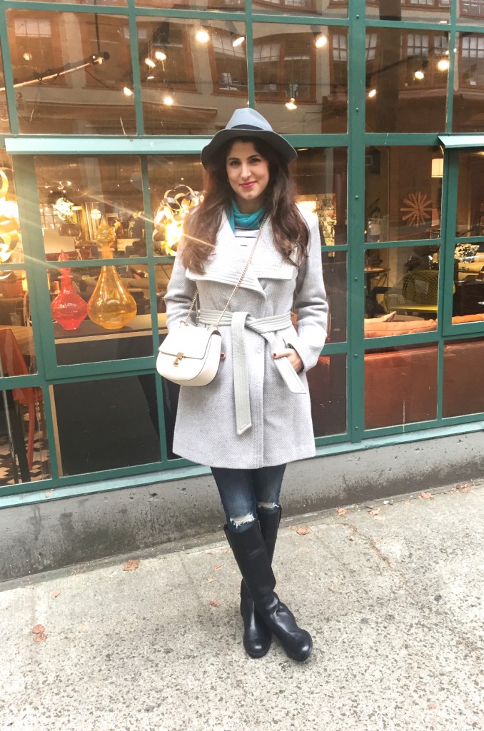 Laura Lily in Seattle, Pike Place Market, best places to visit in Seattle, Los Angeles Fashion Blogger