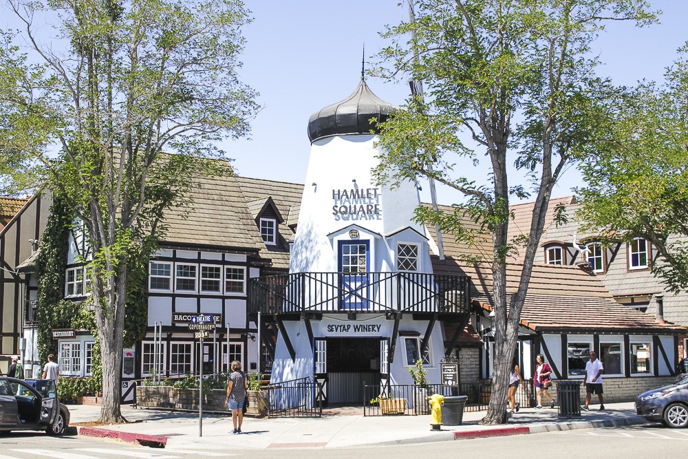 Laura Lily - Fashion, Travel and Lifestyle Blog, A Stop in Solvang,