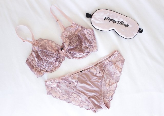 Adore Me Lingerie Giveaway, 12 Days of Holiday Style, Laura Lily Fashion Blog,