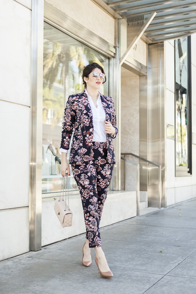 Ann Taylor Floral Suit, Laura Lily Fashion Blog, Spring Work Outfits, Blush Quilted Bag
