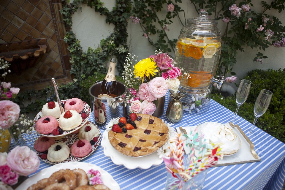 How to Throw a Garden Party, Beautiful Garden parties, Top Lifestyle blogs in Los Angeles, Laura Lily Lifestyle Blog,