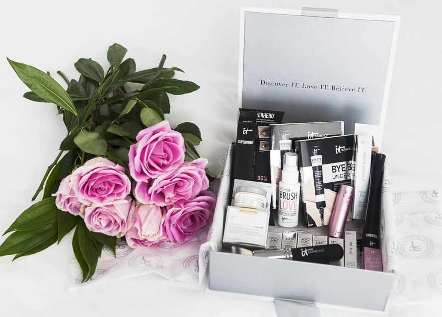 IT Cosmetics Giveaway by popular Los Angeles beauty blogger Laura Lily