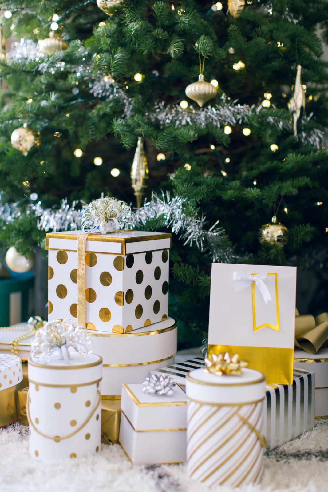 12 Days of Holiday Style | Target Christmas Decorations | 10 Easy Holiday Home Decor Ideas featured by top Los Angeles fashion blog Laura Lily