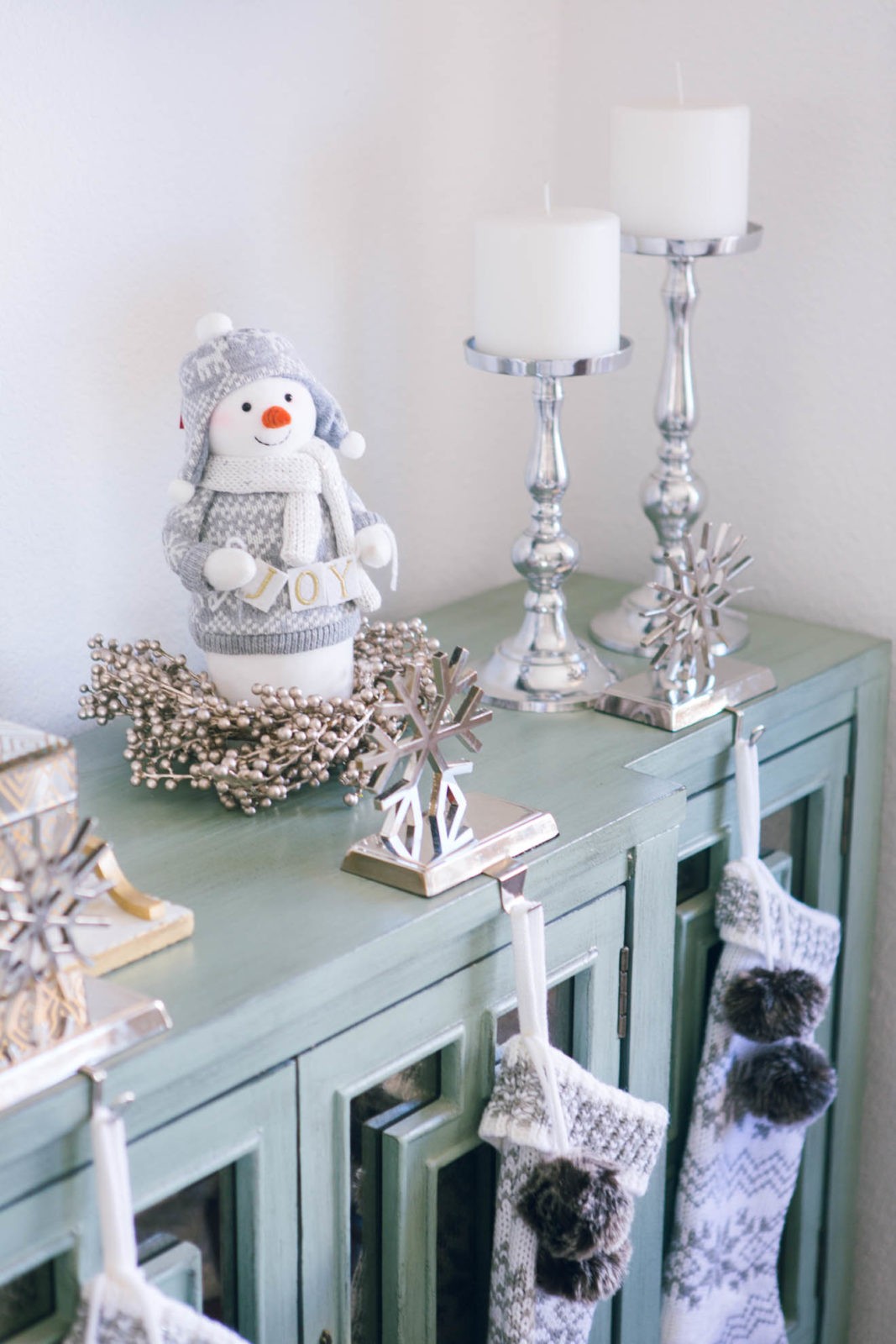 12 Days of Holiday Style | Target Christmas Decorations | 10 Easy Holiday Home Decor Ideas featured by top Los Angeles fashion blog Laura Lily