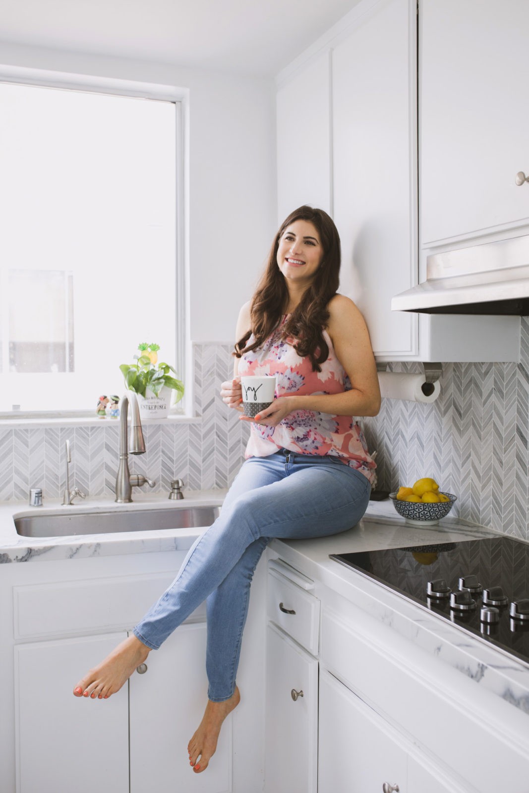 The Best Daily Morning Routine to Start Your Day featured by popular Lifestyle Influencer Laura Lily