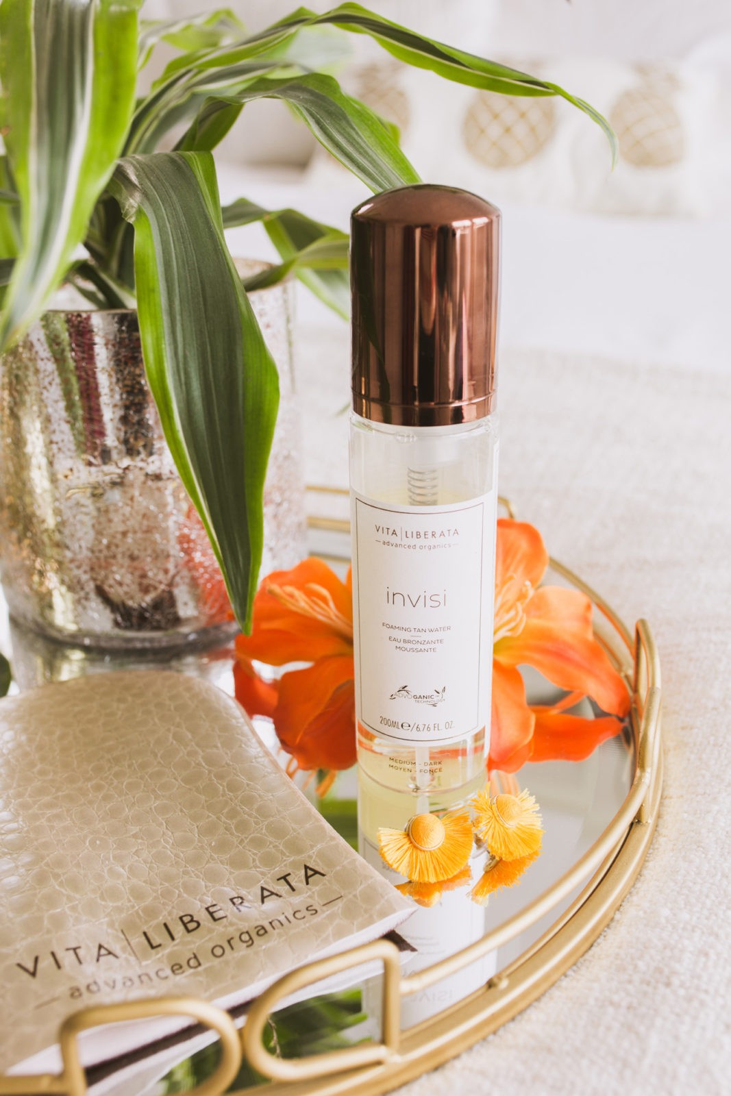The Ultimate Self Tanning Tips You Need to Know by Beauty Blogger Laura Lily, Vita Liberata Invisi Review - The Ultimate Self Tanning Tips You Need to Know by popular Los Angeles style blogger, Laura Lilly