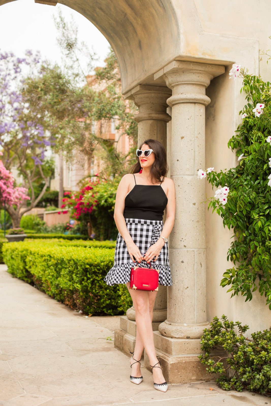 How to Start a Blog by popular Los Angeles blogger, Laura Lily