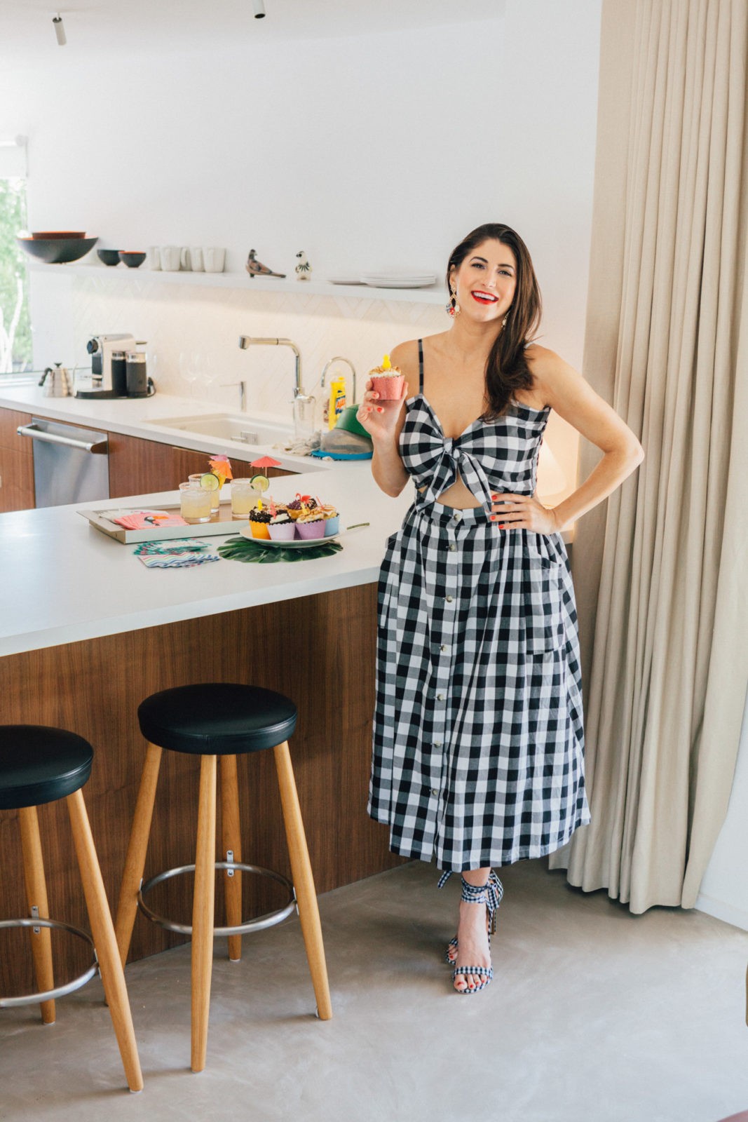 10 Tips For Hosting A Dinner Party Every Hostess Should Know featured by popular Los Angeles life and style blogger Laura Lily