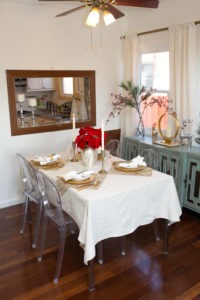 Elegant Christmas Table Setting, Holiday home decor, Home Decor Blogger Laura Lily,